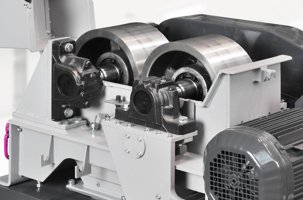 Crushing rollers of the two-roller mill - optionally made of cast steel tungsten carbide or aluminum oxide